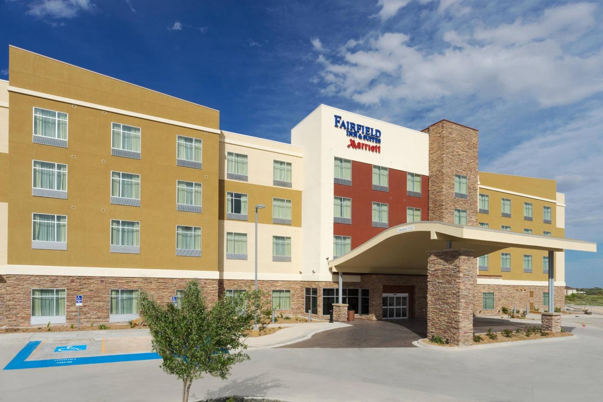 Hotel Fairfield & By Marriott Stockton 3*